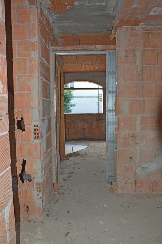 Proponiamo in vendita un intero fabbricato residenziale situato a Poianella, frazione tranquilla ...