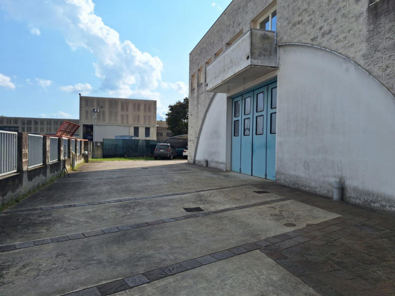 Proponiamo in vendita a Bassano del Grappa (VI), in Strada Marchesane 297, capannone industriale ...