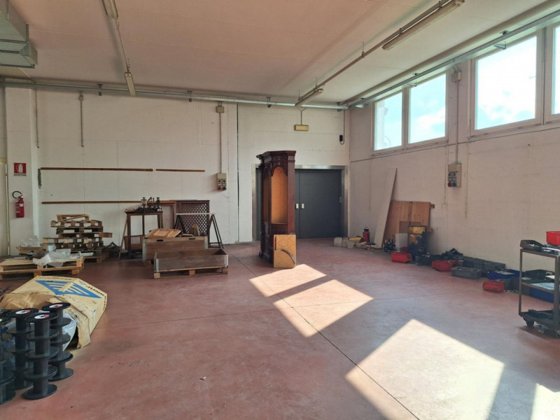 Proponiamo in vendita a Bassano del Grappa (VI), in Strada Marchesane 297, capannone industriale ...