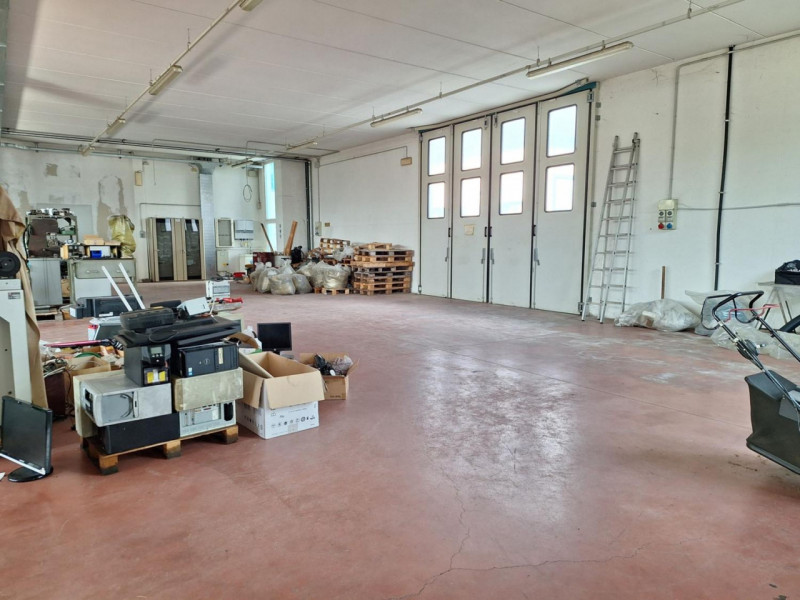 Proponiamo in vendita a Bassano del Grappa (VI), in Strada Marchesane 297, capannone industriale ...