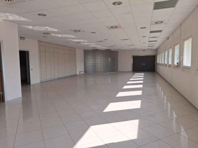 Proponiamo in vendita a Bassano del Grappa (VI), in Strada Marchesane 297, capannone industriale ...