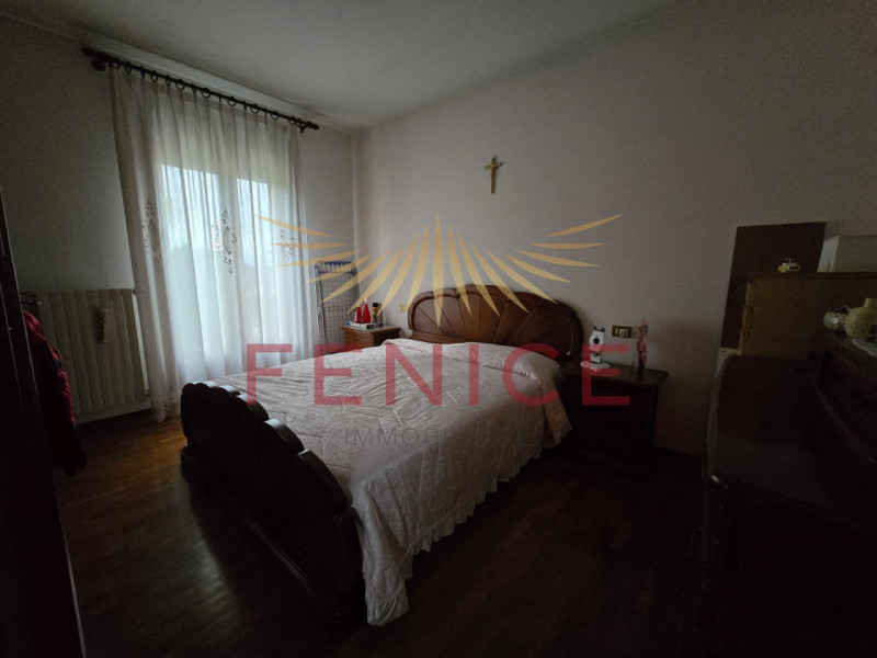 Scopri questo accogliente e raffinato appartamento trilocale situato nel cuore di Santa Maria di ...