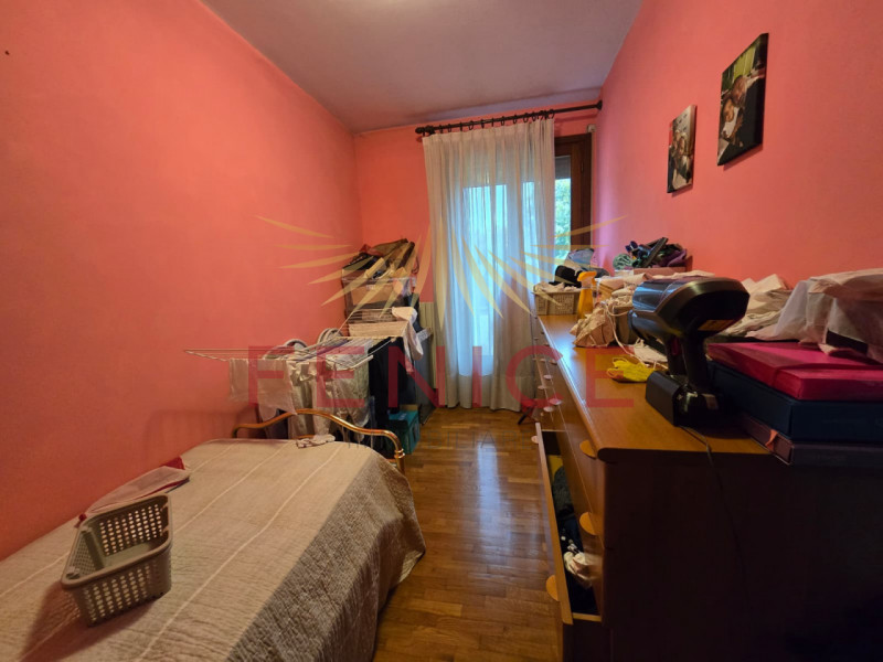 Scopri questo accogliente e raffinato appartamento trilocale situato nel cuore di Santa Maria di ...