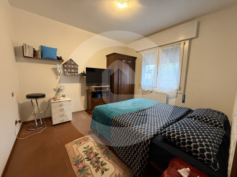 Scopri questa splendida casa singola completamente ristrutturata in classe A, situata nel tranqui...