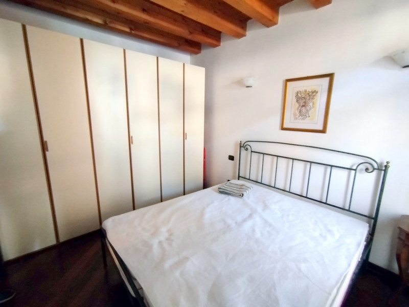 ELEGANTE MINI ARREDATO NEI PRESSI DI PRATO DELLA VALLE €.240.000 - rif.CL501

Nel cuore di Padova...