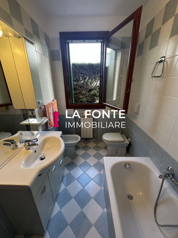 PERAROLO DI VIGONZA/CAPRICCIO- APPARTAMENTO CON GIARDINO offre un'accogliente soggiorno con angol...