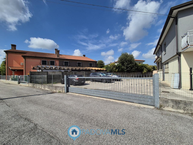 Immobile in esclusiva al Gruppo Padova MLS
In pieno centro a Conselve, in una zona di forte passa...