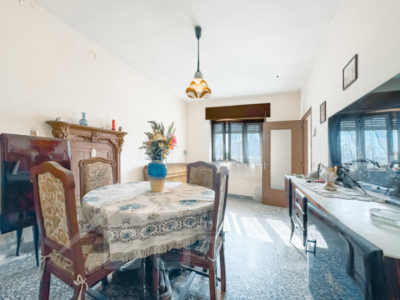 Semi-detached townhouse for sale in Mezzomerico, with garden
