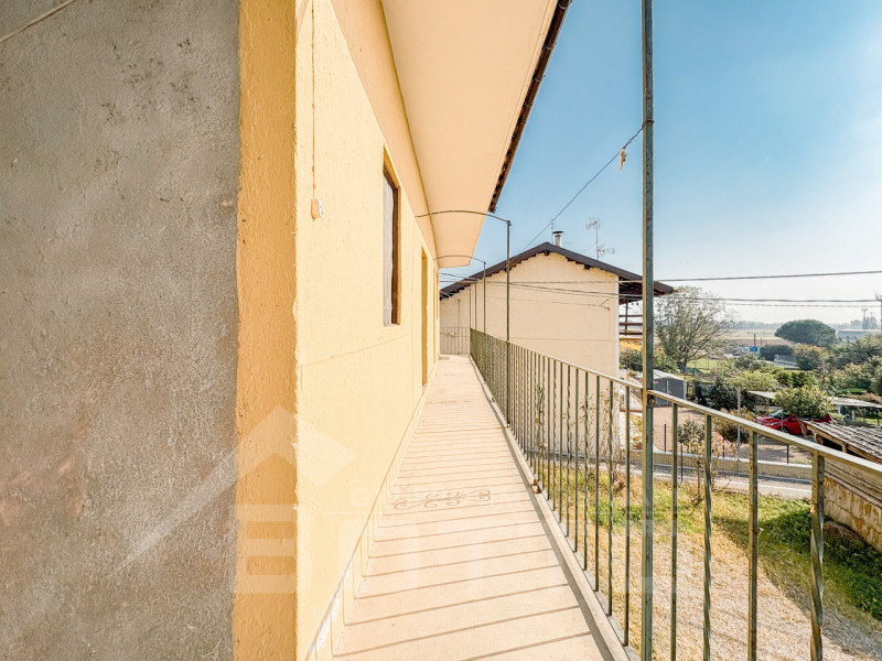 Semi-detached townhouse for sale in Mezzomerico, with garden