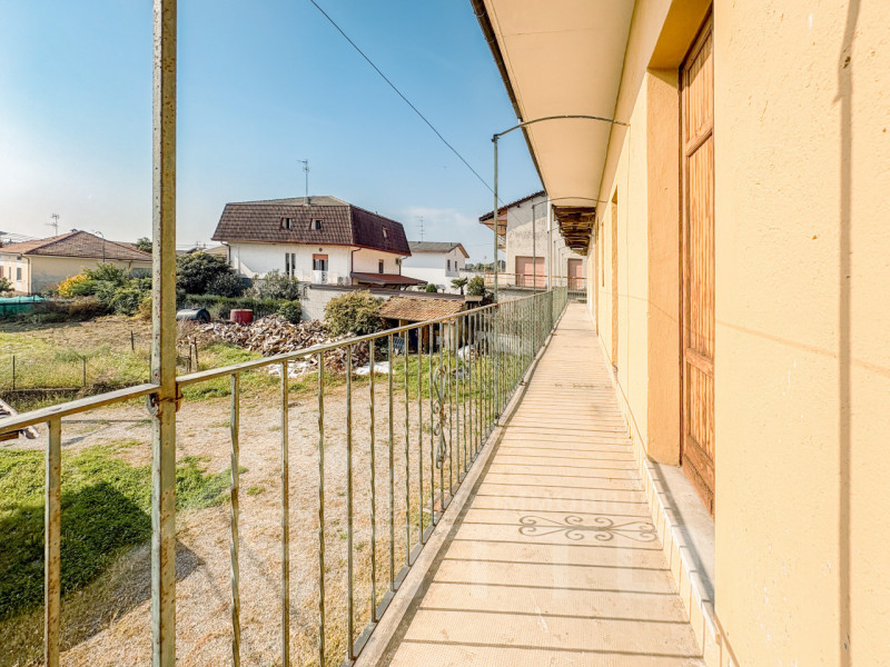 Semi-detached townhouse for sale in Mezzomerico, with garden