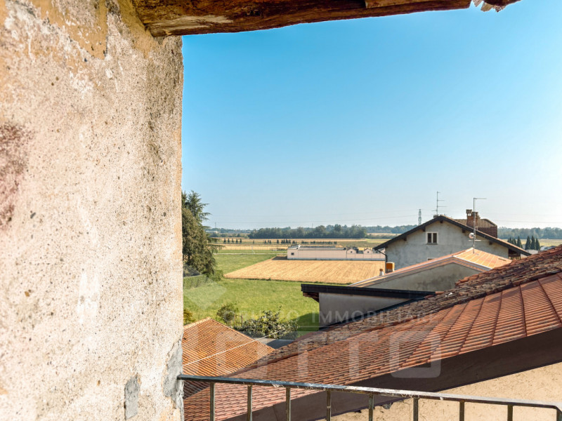 Semi-detached townhouse for sale in Mezzomerico, with garden