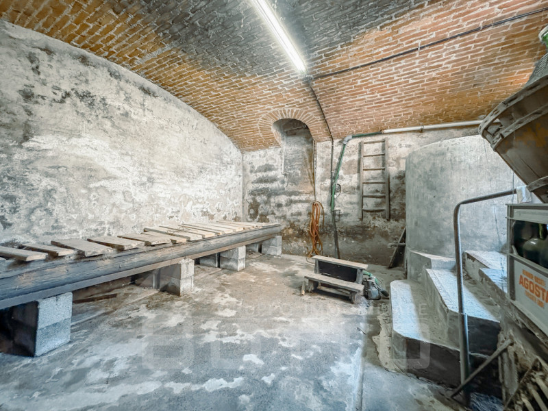 Semi-detached townhouse for sale in Mezzomerico, with garden