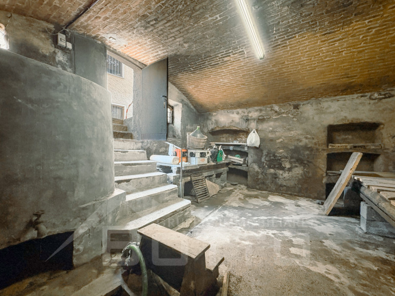 Semi-detached townhouse for sale in Mezzomerico, with garden