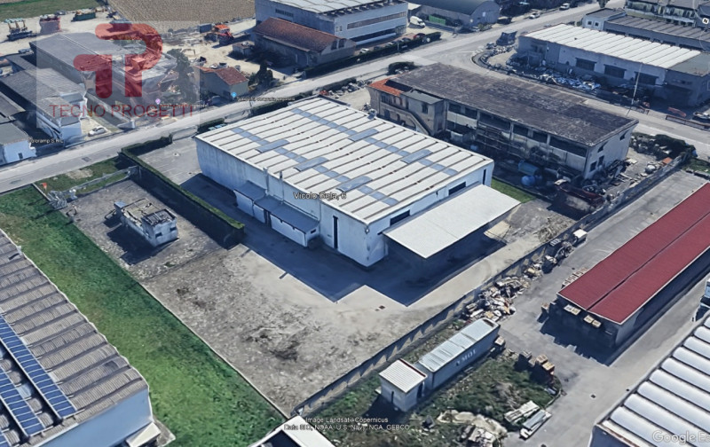 Se stai cercando uno spazio versatile e strategico per la tua attività, non perdere questa opport...