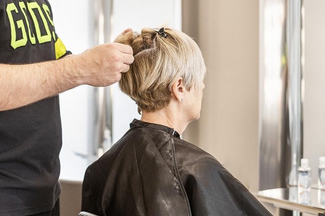 In comune di Asolo proponiamo storica attività di parrucchiera uomo/donna in affitto d’azienda ad...