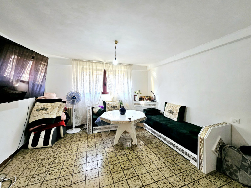 Proponiamo in vendita a Merlara, in una zona appartata e tranquilla, compendio immobiliare compos...