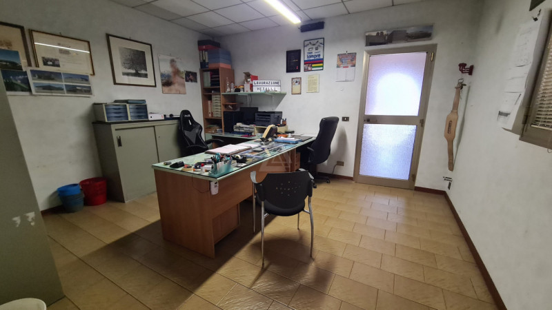 L'agenzia Iris è lieta di presentare in vendita una  casa singola situata nel cuore del Comune di...