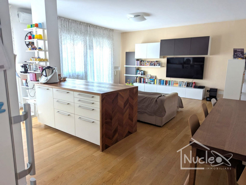 In zona centrale a Monselice e quindi comodo a tutti i principali servizi della città proponiamo ...