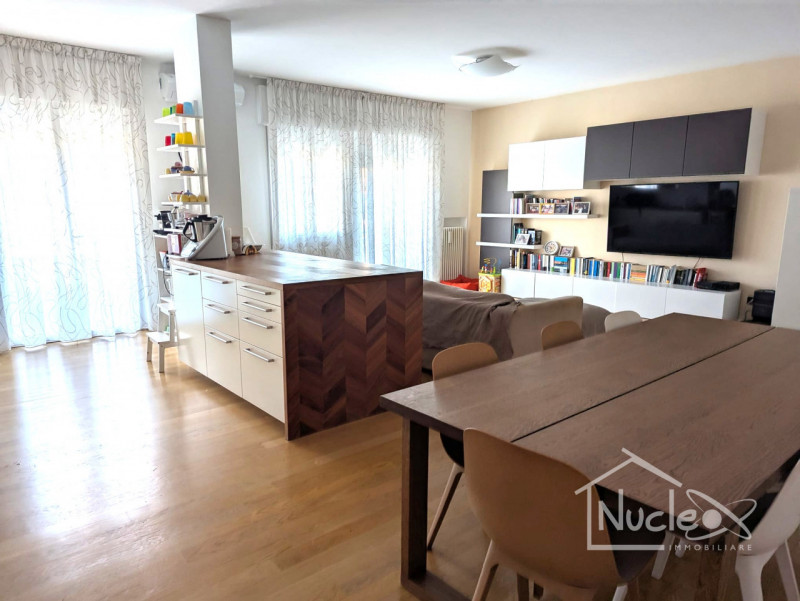 In zona centrale a Monselice e quindi comodo a tutti i principali servizi della città proponiamo ...