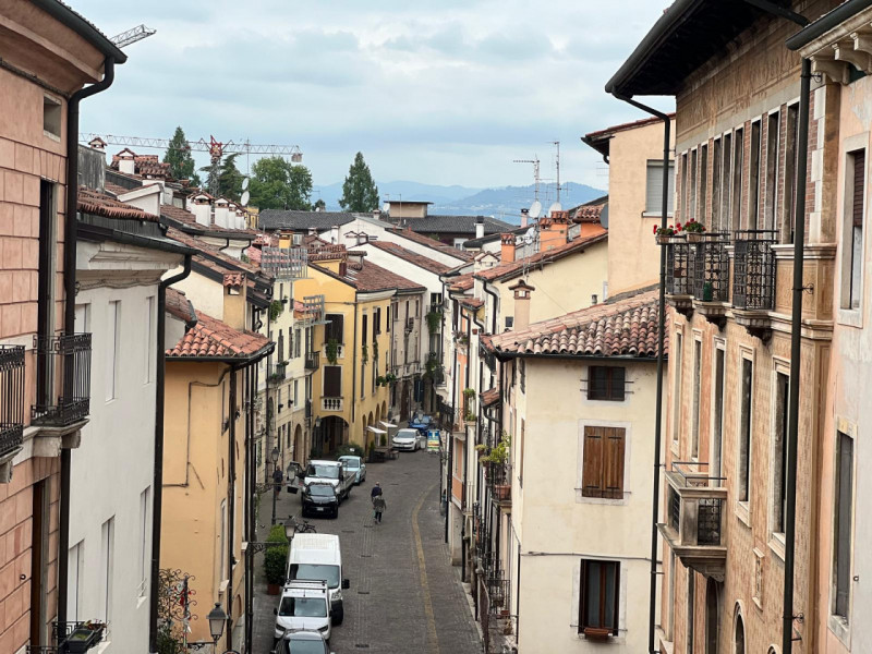 SPAZIOSISSIMO TRICAMERE IN CORSO FOGAZZARO – CONTRATTO TEMPORANEO TUTTO INCLUSO. CODICE 4569. EUR...