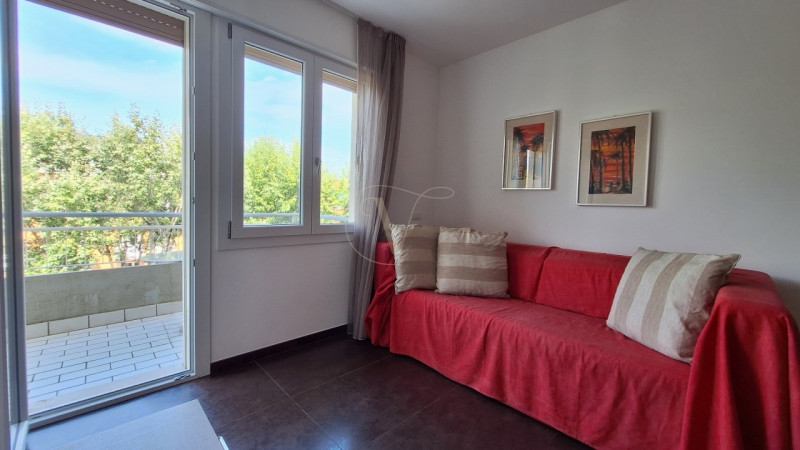 PIAZZA FONTANA, nel cuore di Bibione, su Viale Aurora, via pedonale costellata da ristoranti, neg...