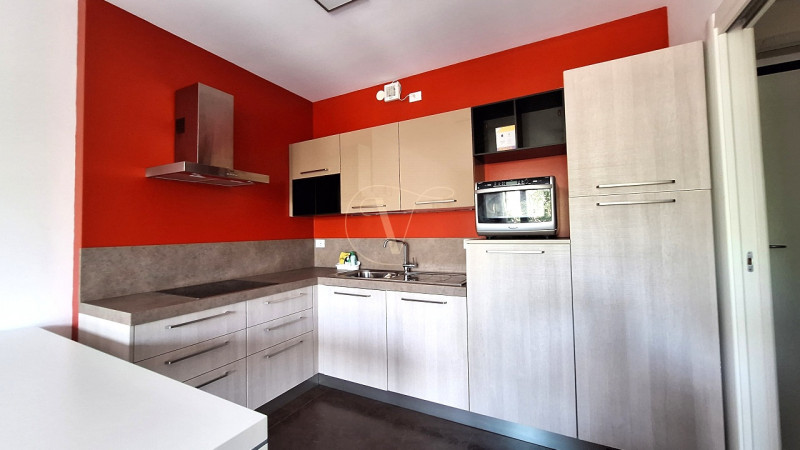 PIAZZA FONTANA, nel cuore di Bibione, su Viale Aurora, via pedonale costellata da ristoranti, neg...