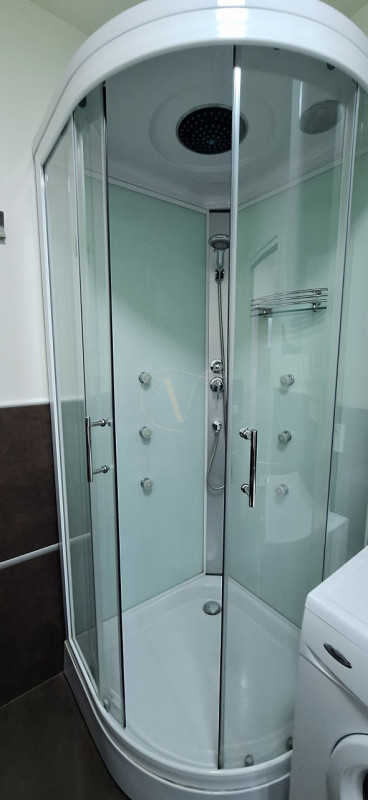 PIAZZA FONTANA, nel cuore di Bibione, su Viale Aurora, via pedonale costellata da ristoranti, neg...