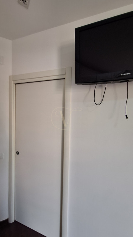 PIAZZA FONTANA, nel cuore di Bibione, su Viale Aurora, via pedonale costellata da ristoranti, neg...