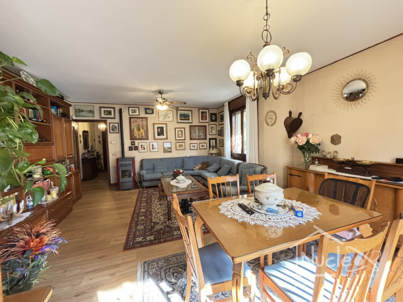 ABANO TERME: Proponiamo in vendita in contesto condominiale di sole 5 unità un appartamento posto...