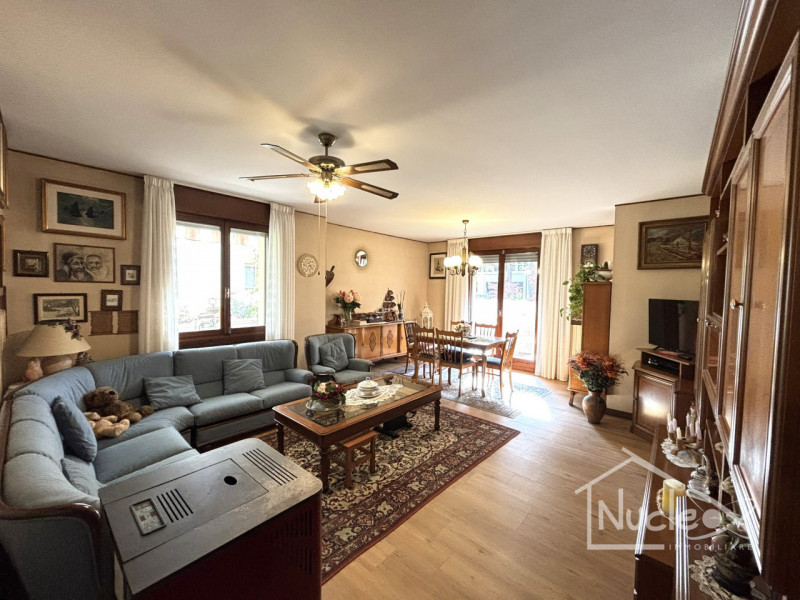 ABANO TERME: Proponiamo in vendita in contesto condominiale di sole 5 unità un appartamento posto...