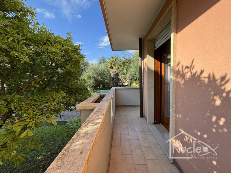 ABANO TERME: Proponiamo in vendita in contesto condominiale di sole 5 unità un appartamento posto...