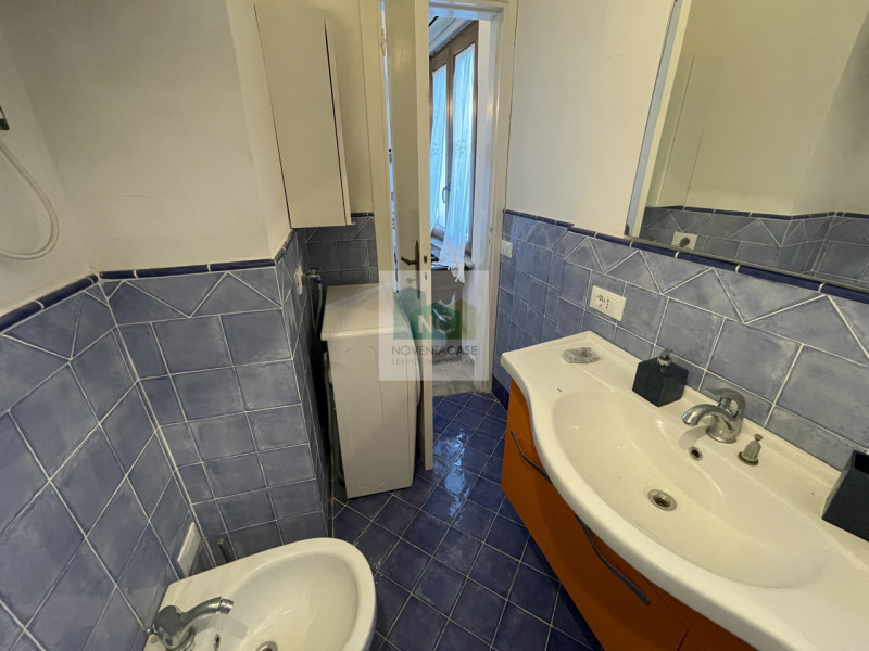 Nel cuore pulsante di Forio, proponiamo in vendita un incantevole appartamento trilocale situato ...