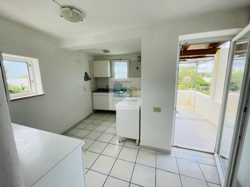 Forio, zona cierco interessante appartamento quadrilocale ,con una superficie di 85 mq e ingresso...