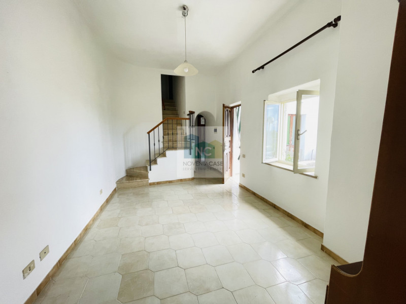 Forio, zona cierco interessante appartamento quadrilocale ,con una superficie di 85 mq e ingresso...