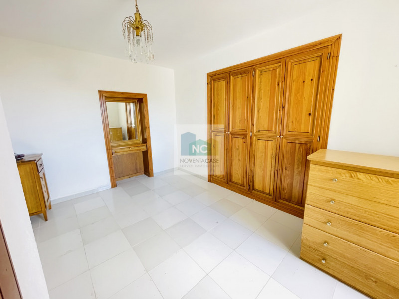 Forio, zona cierco interessante appartamento quadrilocale ,con una superficie di 85 mq e ingresso...