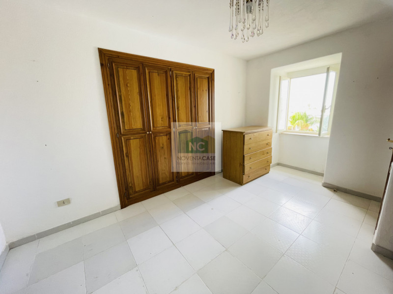 Forio, zona cierco interessante appartamento quadrilocale ,con una superficie di 85 mq e ingresso...