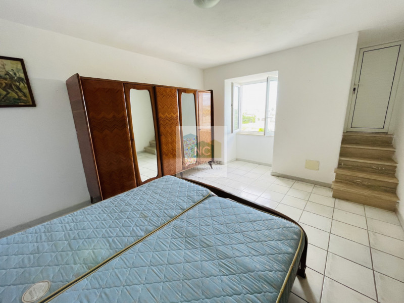 Forio, zona cierco interessante appartamento quadrilocale ,con una superficie di 85 mq e ingresso...