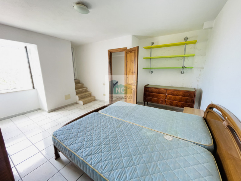 Forio, zona cierco interessante appartamento quadrilocale ,con una superficie di 85 mq e ingresso...