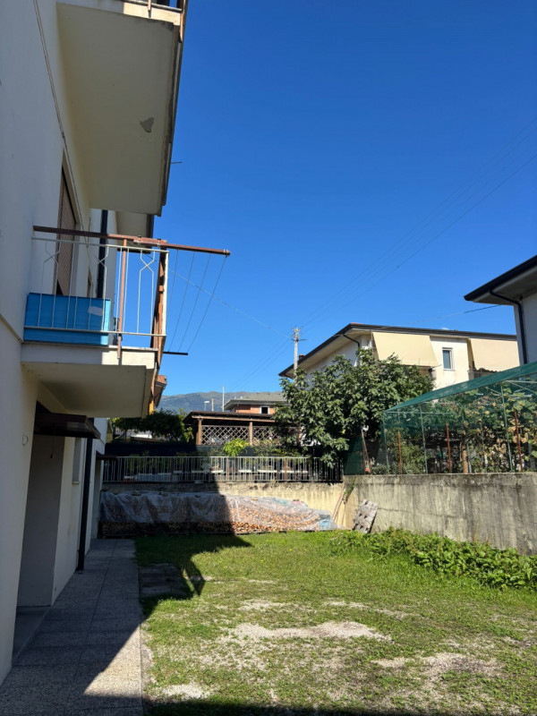 Su casa bifamiliare posto a Vittorio Veneto in zona Emisfero, promuoviamo la vendita di un grande...