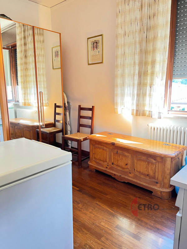 In una delle zone più comode e servite di Valdagno, precisamente in località Ponte dei Nori, prop...