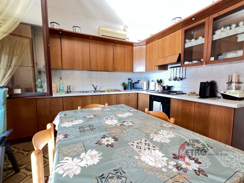 In una delle zone più comode e servite di Valdagno, precisamente in località Ponte dei Nori, prop...