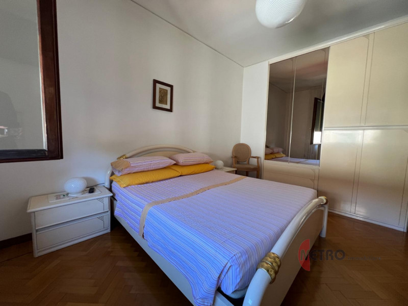 In una delle zone più comode e servite di Valdagno, precisamente in località Ponte dei Nori, prop...