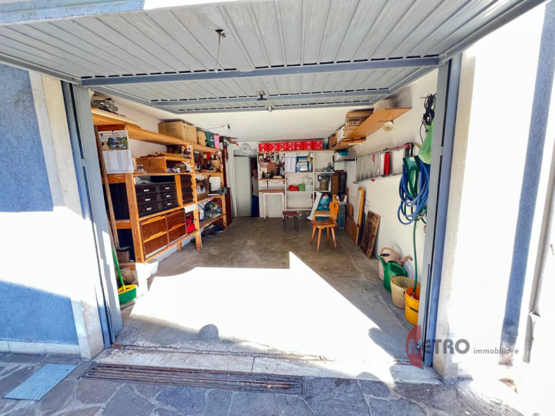 In una delle zone più comode e servite di Valdagno, precisamente in località Ponte dei Nori, prop...