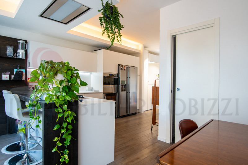 ALBIGNASEGO zona Ferri: vendesi porzione di trifamiliare in quartiere residenziale su due livelli...