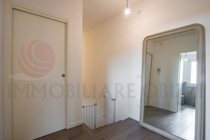 ALBIGNASEGO zona Ferri: vendesi porzione di trifamiliare in quartiere residenziale su due livelli...