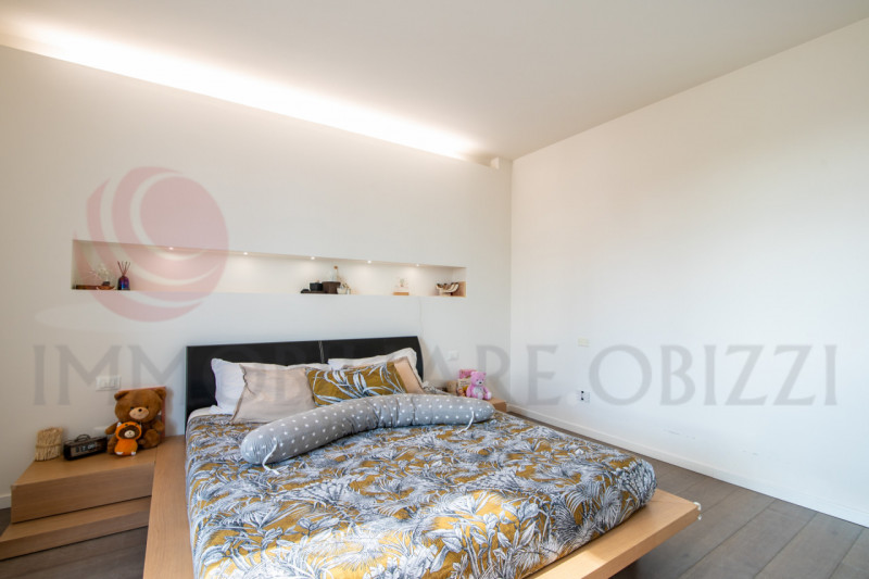 ALBIGNASEGO zona Ferri: vendesi porzione di trifamiliare in quartiere residenziale su due livelli...