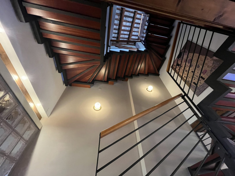 Nel cuore verdeggiante di Tencarola, nel comune di Selvazzano Dentro, proponiamo in vendita una r...