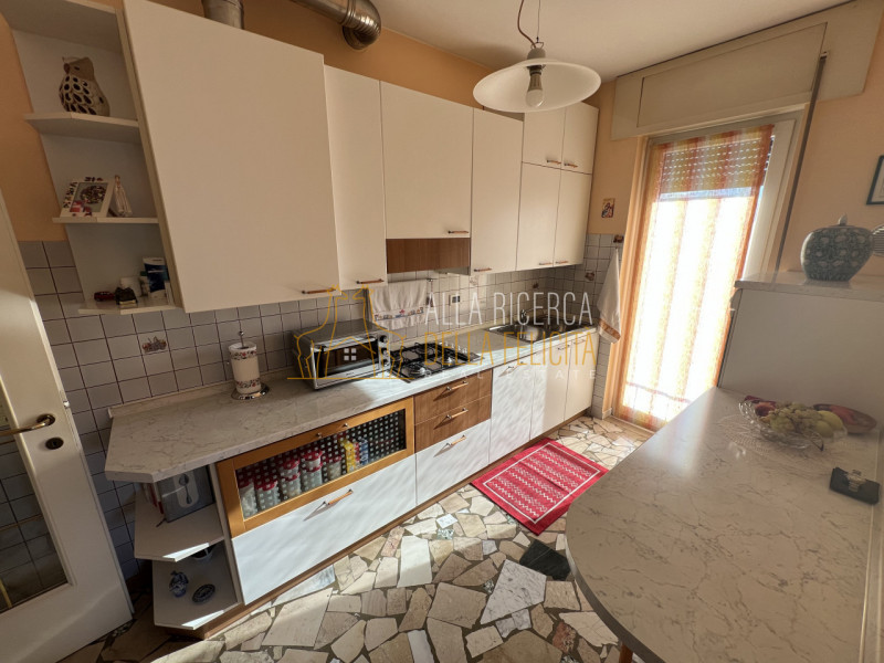 SCHIO - SS.Trinità: In contesto condominiale tranquillo e comodo a tutti i servizi, luminoso appa...