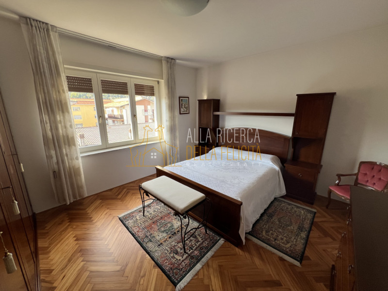 SCHIO - SS.Trinità: In contesto condominiale tranquillo e comodo a tutti i servizi, luminoso appa...