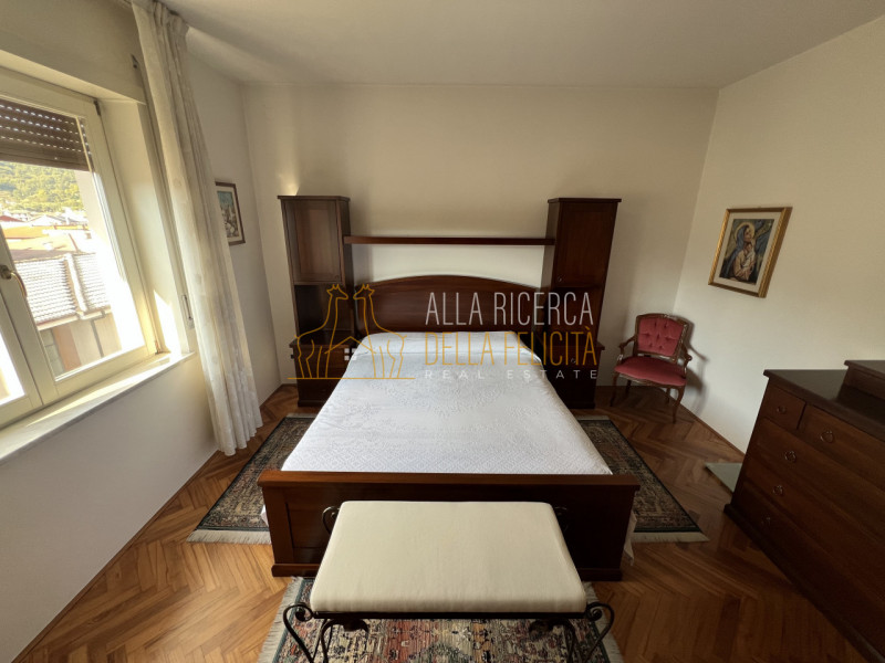 SCHIO - SS.Trinità: In contesto condominiale tranquillo e comodo a tutti i servizi, luminoso appa...